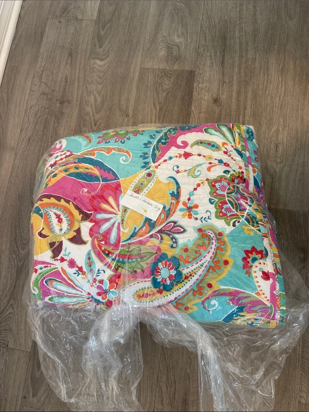 Vibrant Paisley Quilt full queen - Multi-Color
